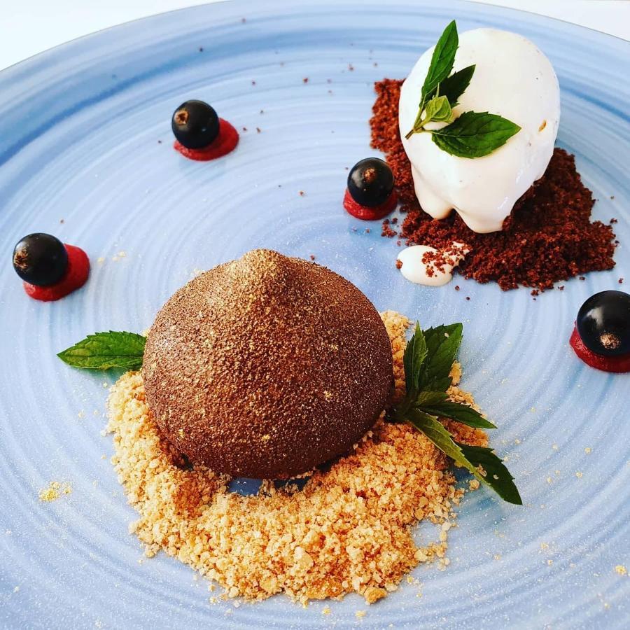 Boutique Odyseja & Spa Ciechocinek Eksteriør bilde Chocolate bomb