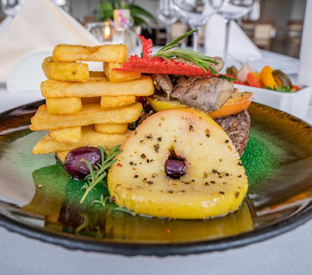 Boutique Odyseja & Spa Ciechocinek Eksteriør bilde A plate of food