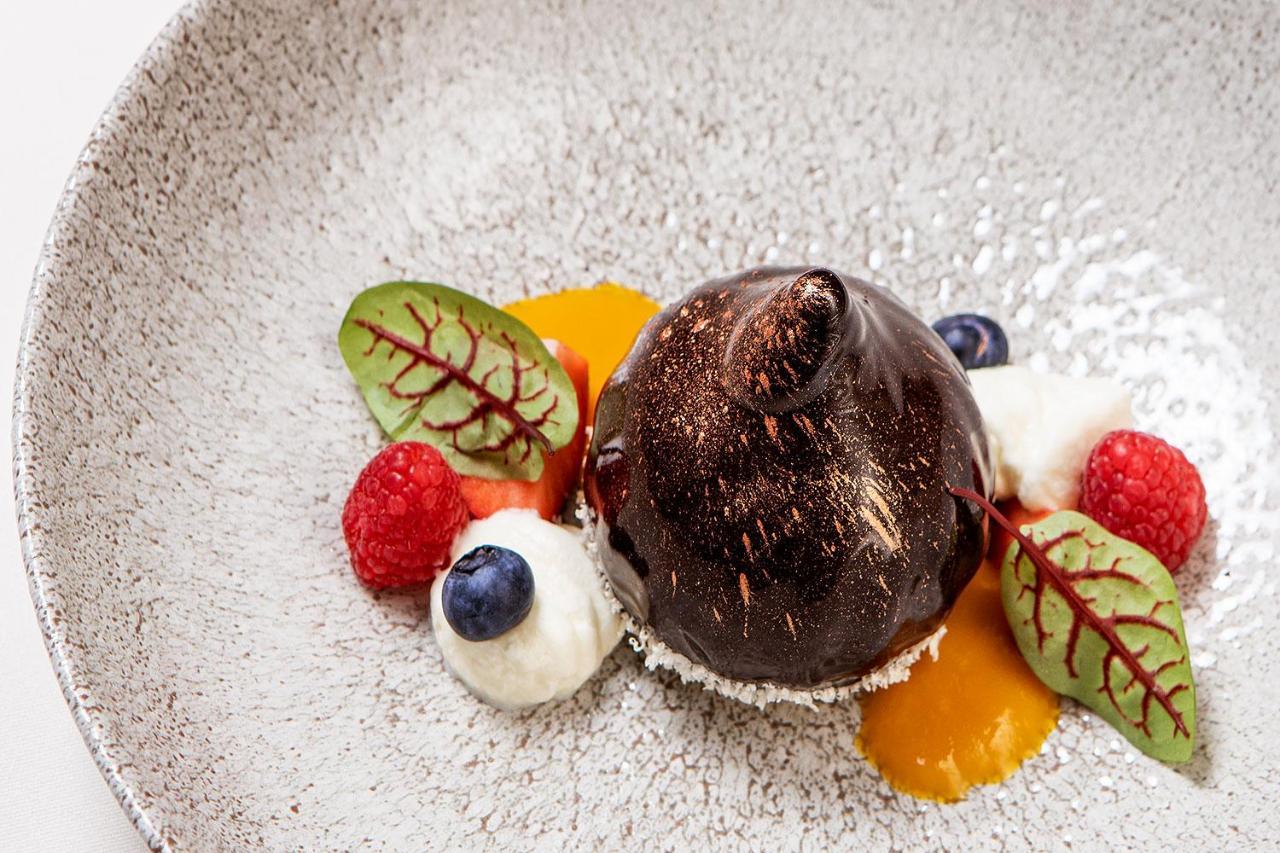 Boutique Odyseja & Spa Ciechocinek Eksteriør bilde A chocolate dessert